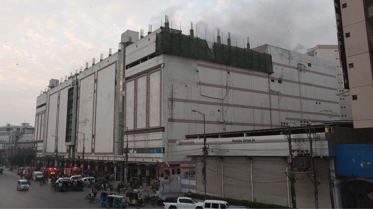 A mall in Pakistan where a fire broke out killing at least 10 people